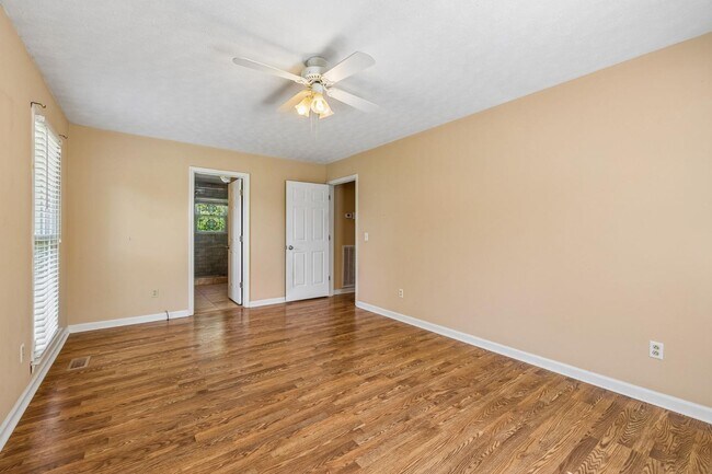 Building Photo - 107 Keri Dr