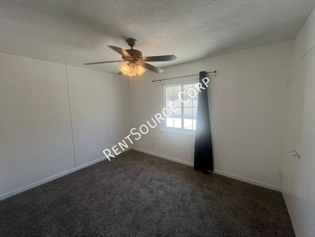 Building Photo - 850 Linda Ln