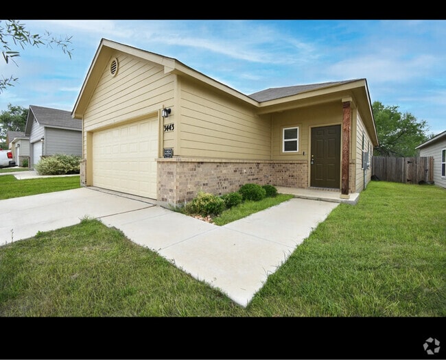 Building Photo - 3443 RedBud Grv