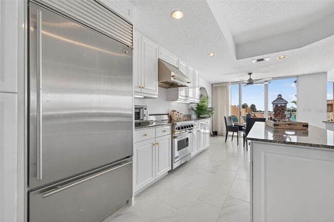 Building Photo - 555 5th Ave NE