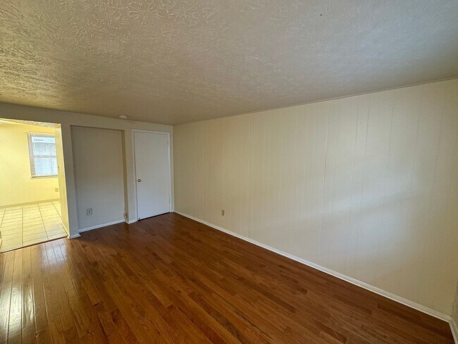 Building Photo - 78 W 9th Ave