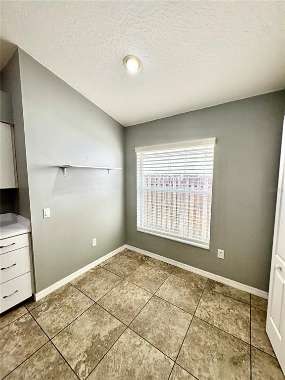 Building Photo - 3325 Manor Cove Cir