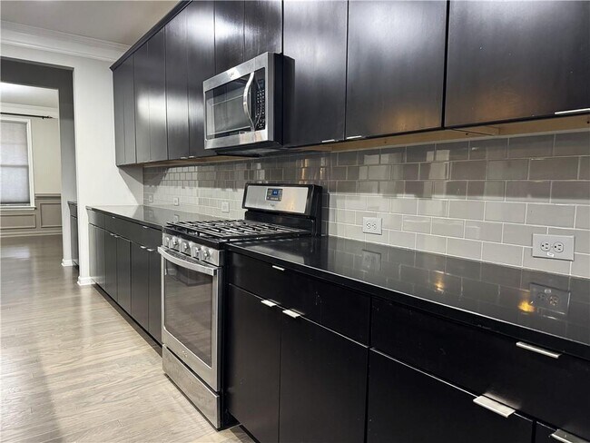 Building Photo - 920 Grove Valley Dr