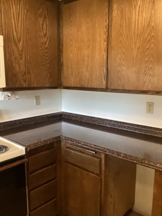 Building Photo - Large Two Story Condo In the Orcutt Bluffs with Easy Access to 135/Vandenberg SFB