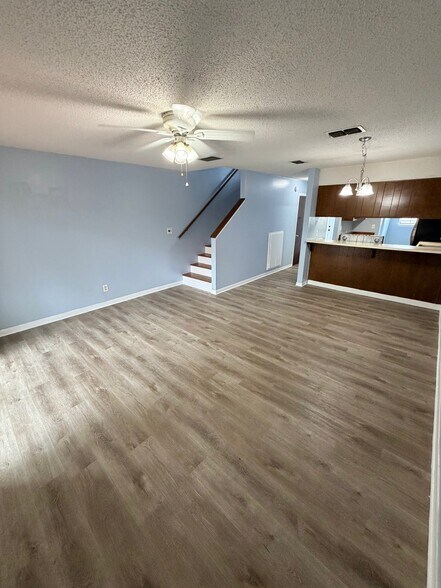 Building Photo - 109 Davenport Rd