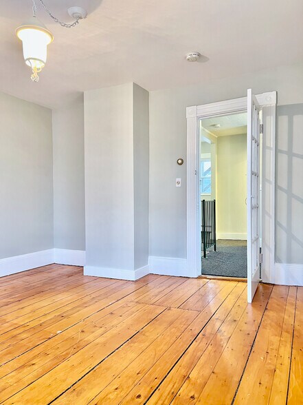 Building Photo - 252 Walden St