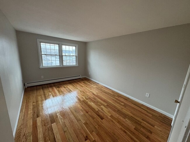 Building Photo - 50 Danbury Dr