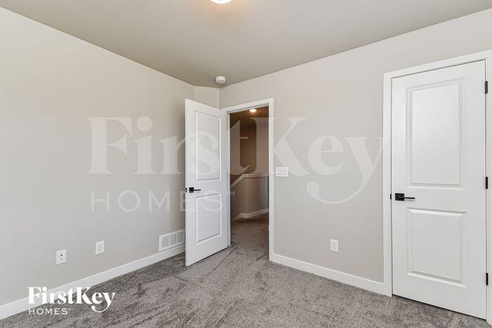Building Photo - 10093 Luneth Dr