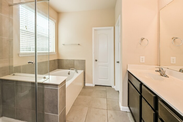 Building Photo - 9719 Deborah Colony Ln
