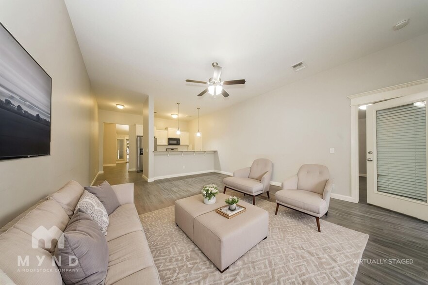 Building Photo - 1013 Merlin Dr