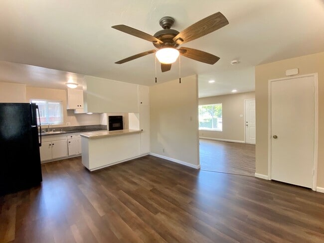 Building Photo - Lovely 4-bedroom home in Fremont – Sundale Neighborhood!