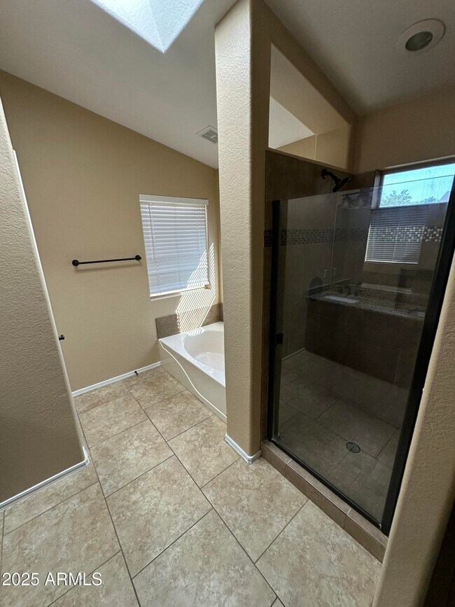 Building Photo - 4833 W Taro Dr