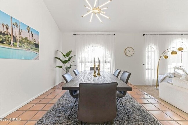 Building Photo - 7363 E Paradise Dr