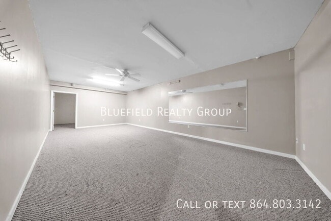 Building Photo - 417 Summergreen Way