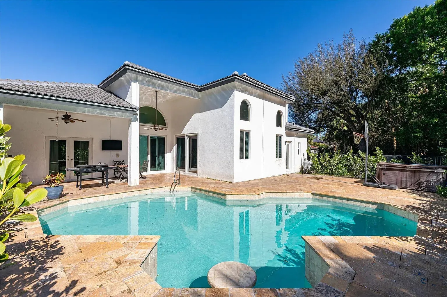 Building Photo - 15361 Whispering Willow Dr