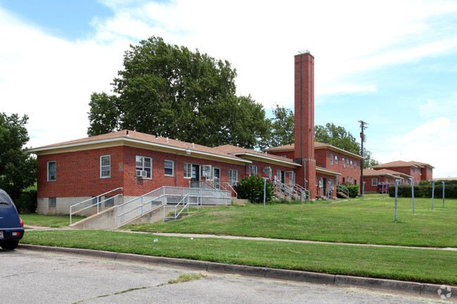 Primary Photo - Cherokee Terrace Apartments