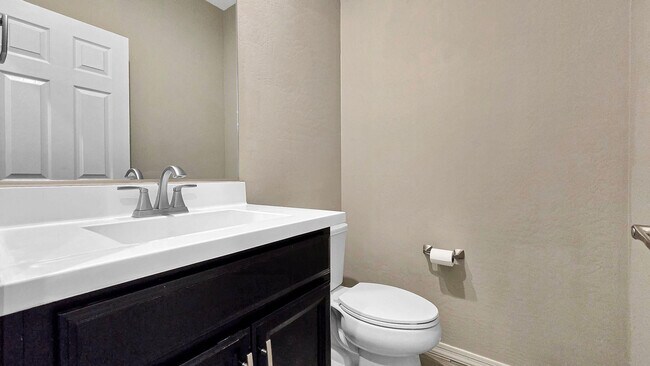 Building Photo - 17156 W Lincoln St