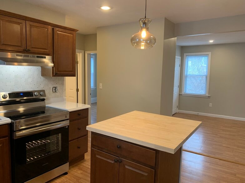 Kitchen - 5 Cordage St