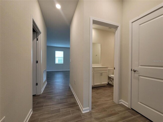 Building Photo - 5579 Bakewell Pl