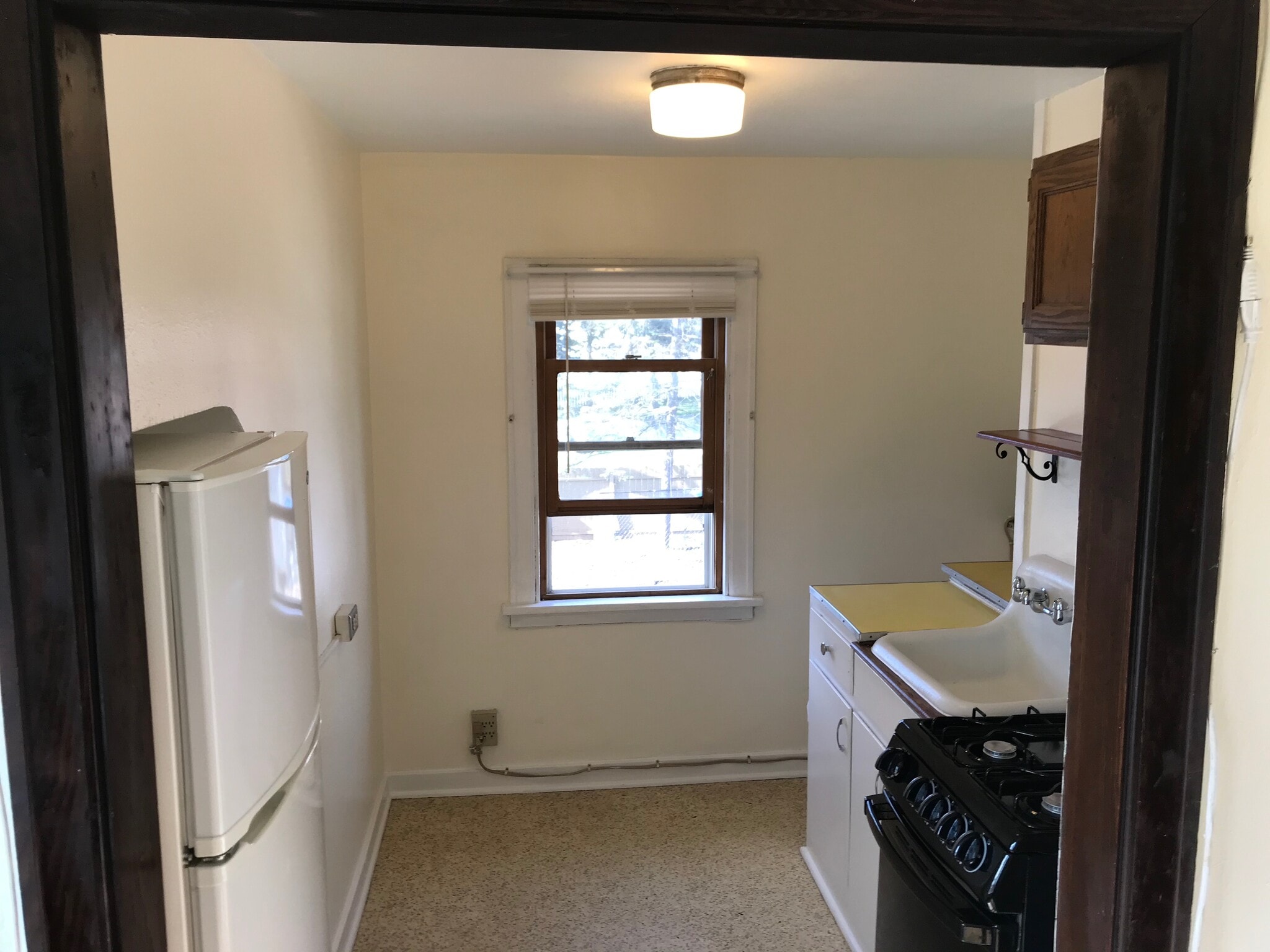 Building Photo - 3226 Milwaukee St