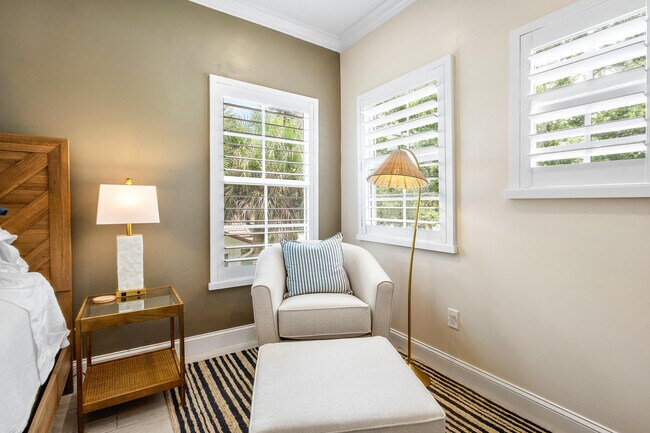 Building Photo - 550 Tomahawk Ct