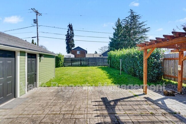 Building Photo - 2350 Cottage St SE