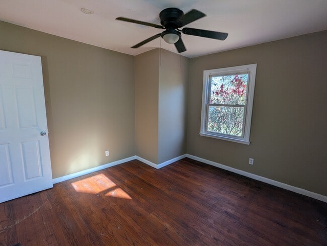 Building Photo - 549 S Ashburton Rd