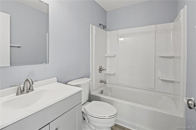 Building Photo - 500 NY-299