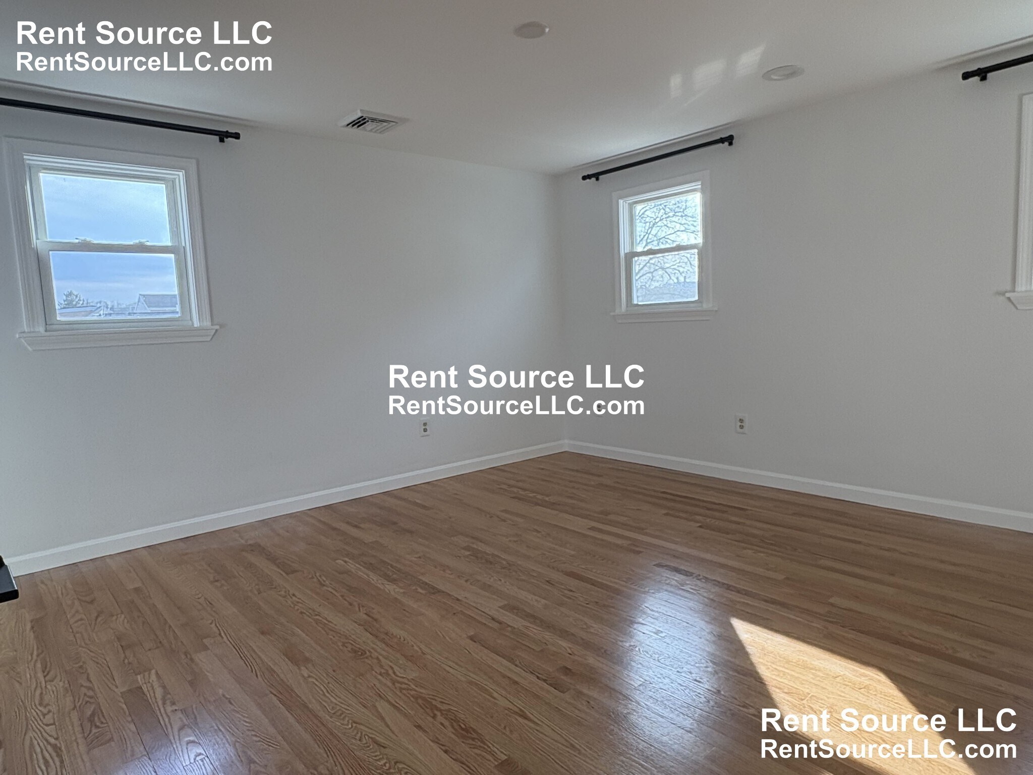 Building Photo - 52 Cotting St