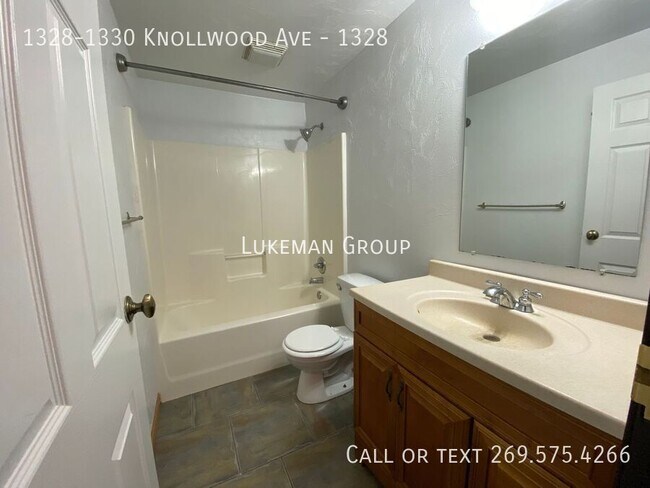 Building Photo - 1328-1330 Knollwood Ave-1328