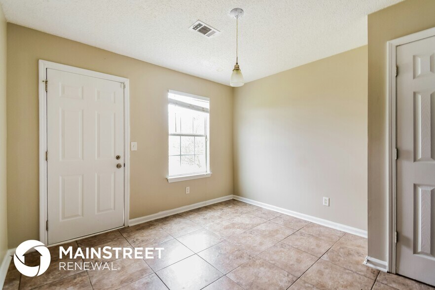 Building Photo - 5861 San Gabriel Ln