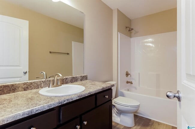 Building Photo - 335 Village Dr