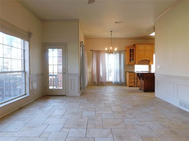 Building Photo - 2765 Fernwood Dr