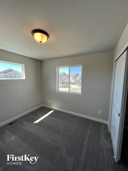 Building Photo - 10166 Luneth Dr