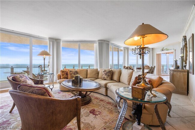 Building Photo - 8231 Bay Colony Dr