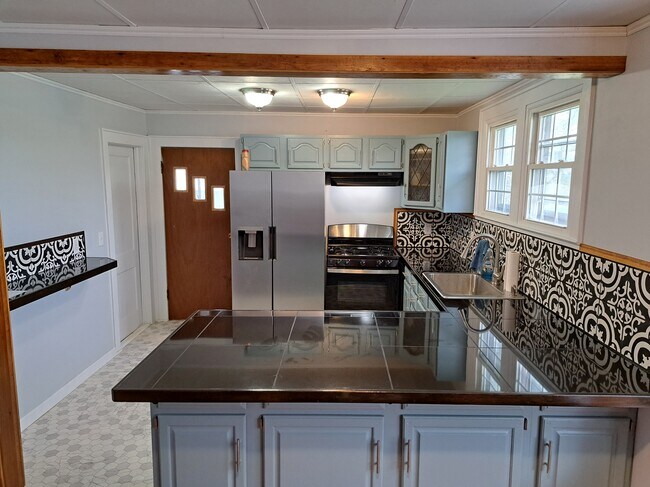 Building Photo - 508 Hugh St