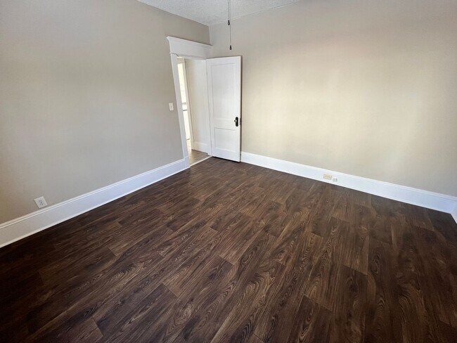 Building Photo - 25-27 Maple St