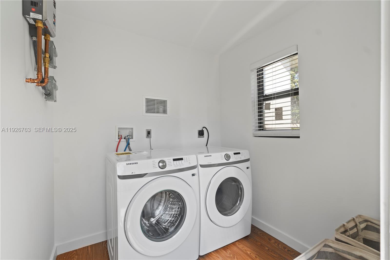 Building Photo - 601 SW 1st St