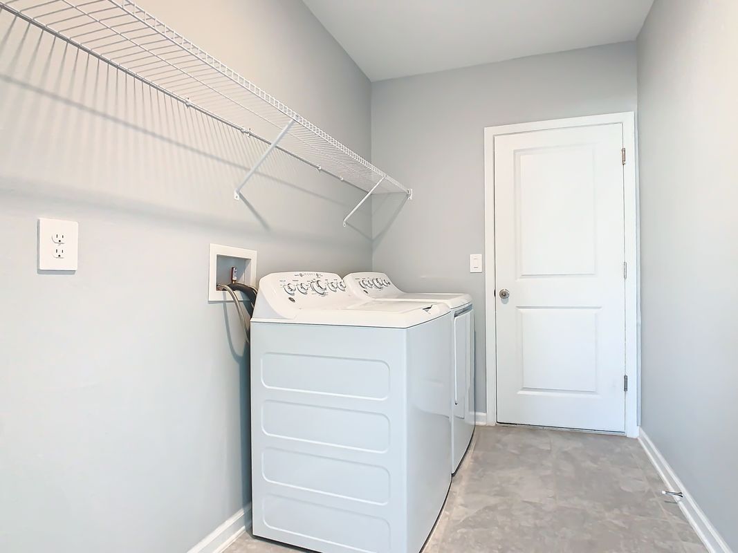 Building Photo - 1033 Holden Wy