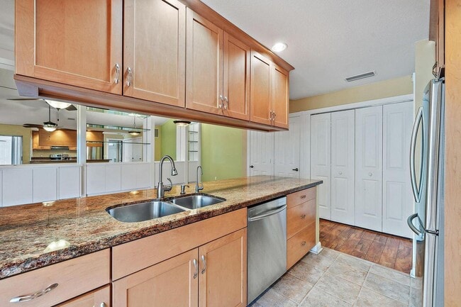 Building Photo - 7801 Geminata Oak Ct