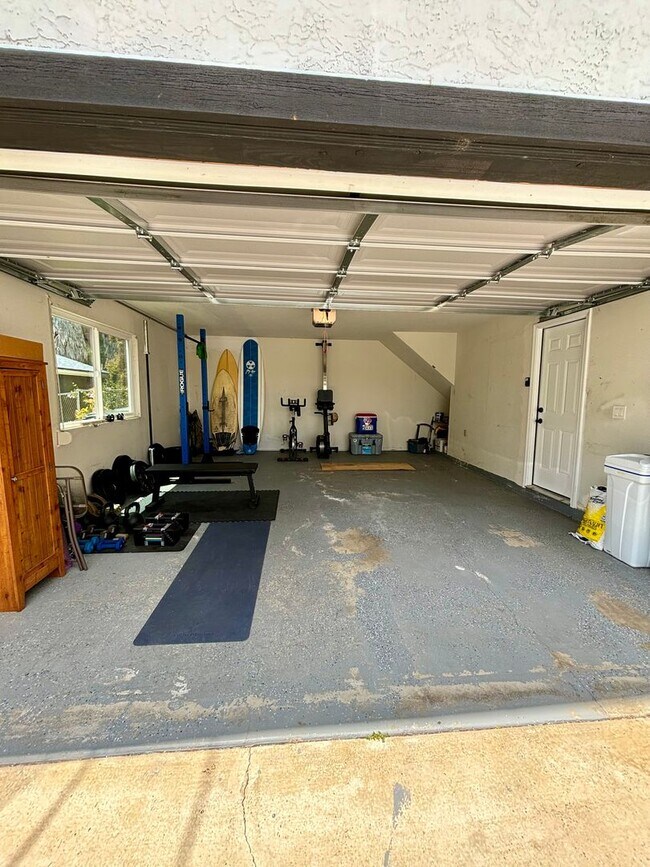 Building Photo - Beautiful House with Forever Views