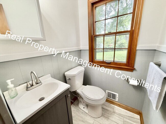 Building Photo - $1000 Rent credit on 4 bed & 2.5 bath Home