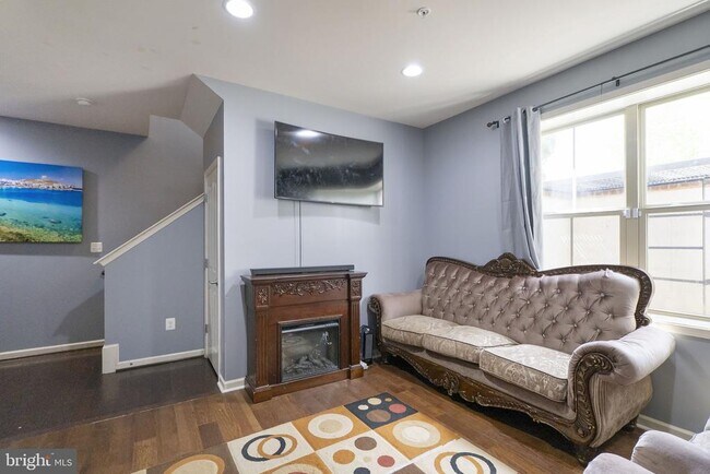 Building Photo - 14058 Wellspring Ave