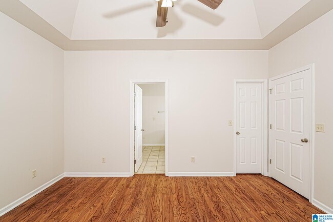 Building Photo - 1128 Avalon Dr