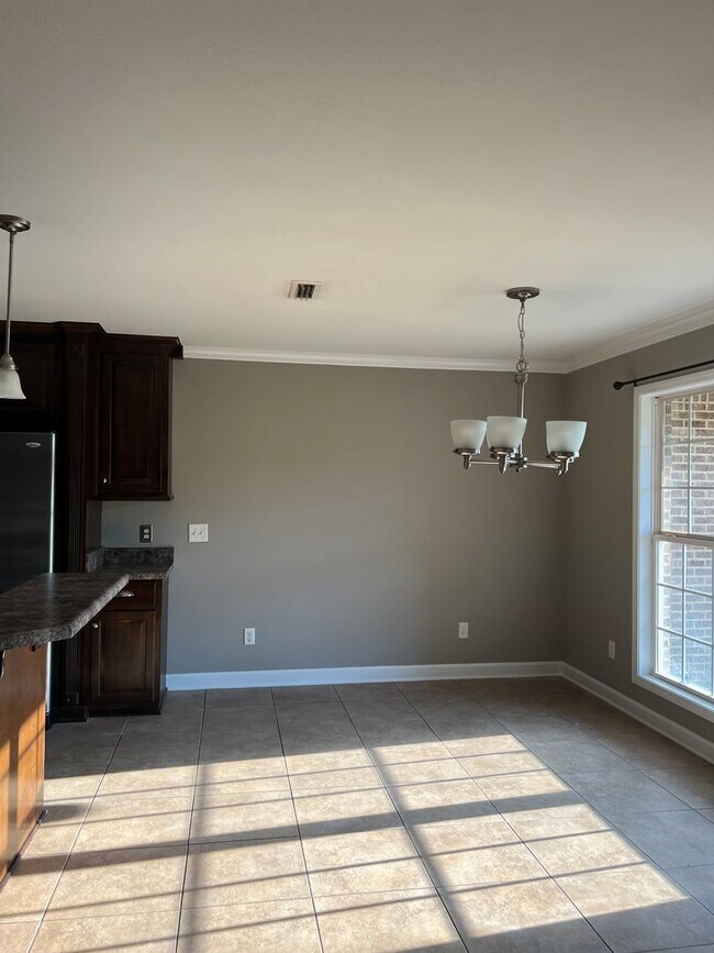 Building Photo - 401 Homestead Way