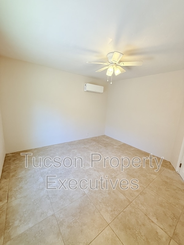 Building Photo - 2925 N Estrella Ave