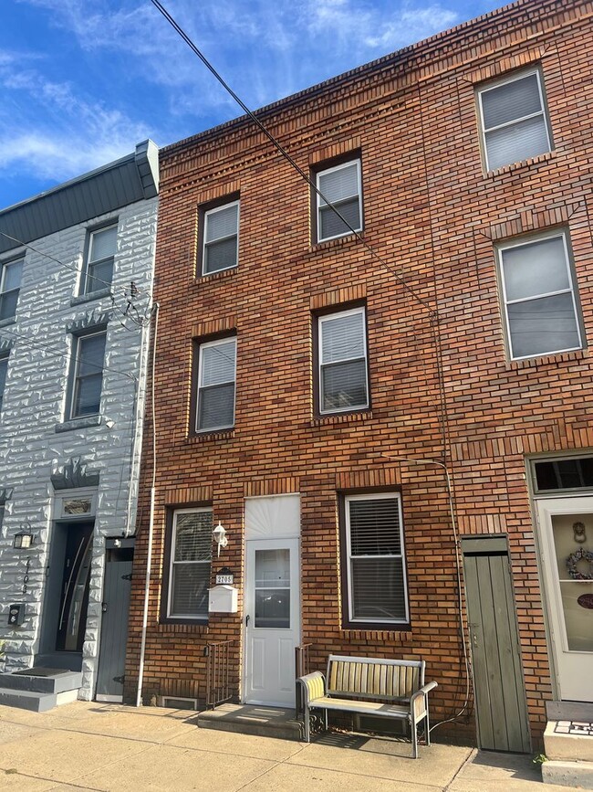 Building Photo - Four bedroom Gem in Port Richmond