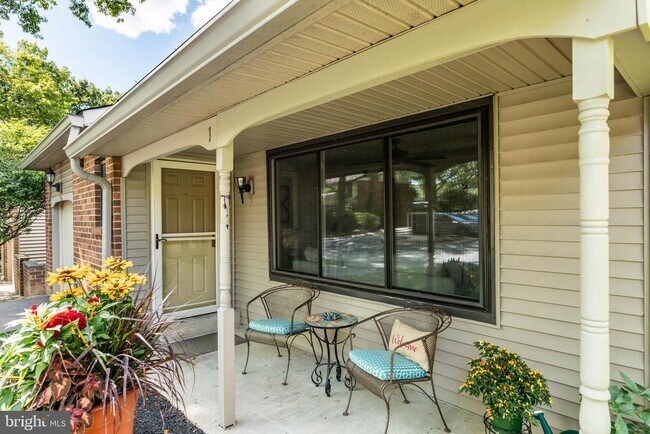 Building Photo - 106 Bernard Ct