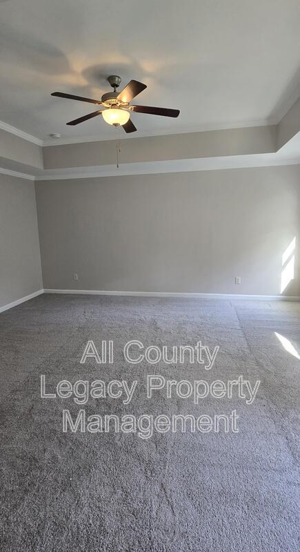 Building Photo - 676 Grenier Terrace NE