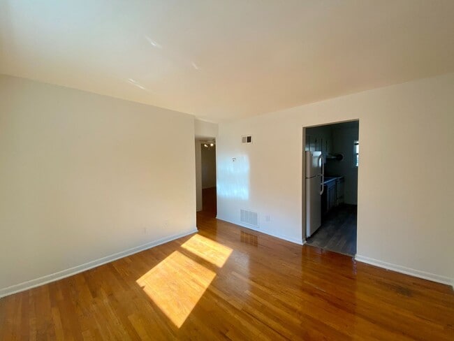 Interior Photo - 351 Hillcrest